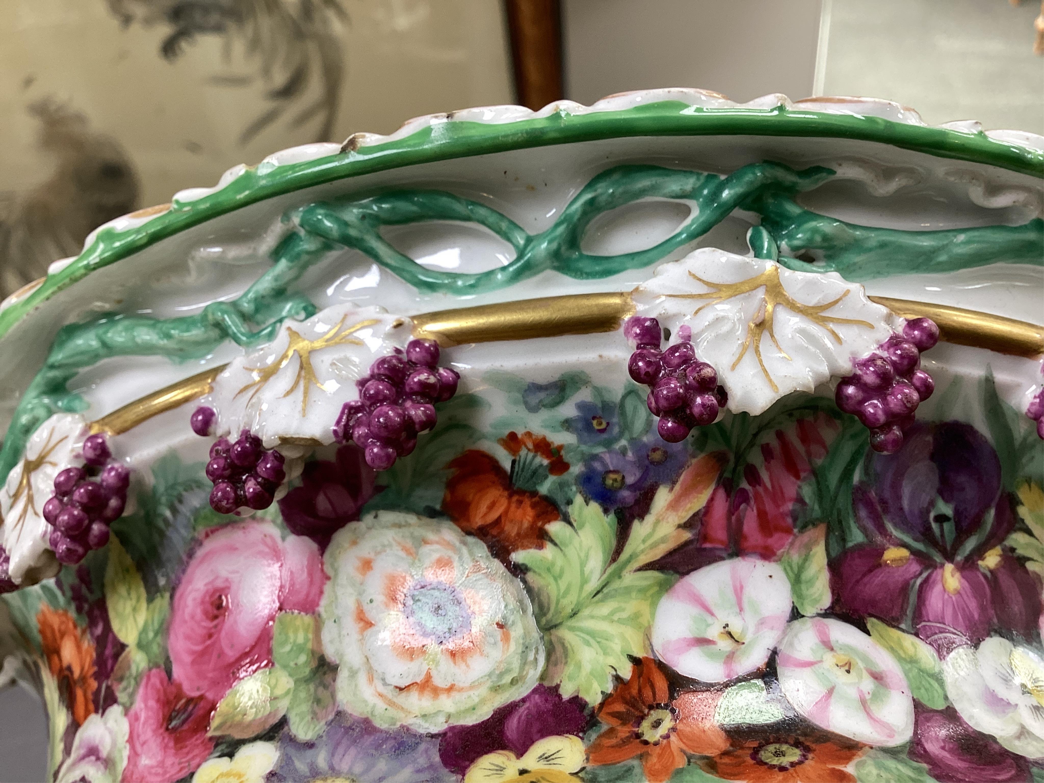 An impressive English porcelain ‘Warwick’ vase, c.1820